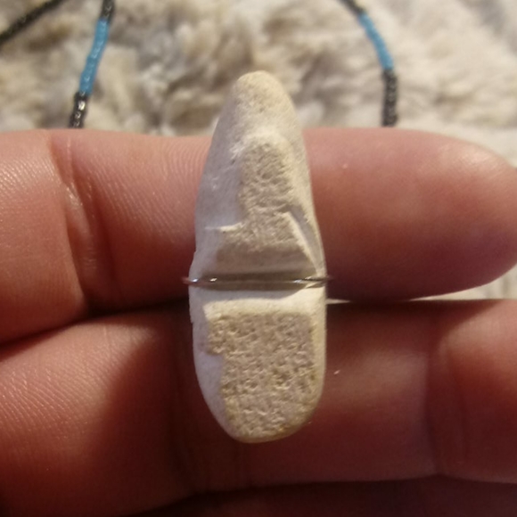 White Stone bear beaded necklace black/blue - Picture 9 of 16